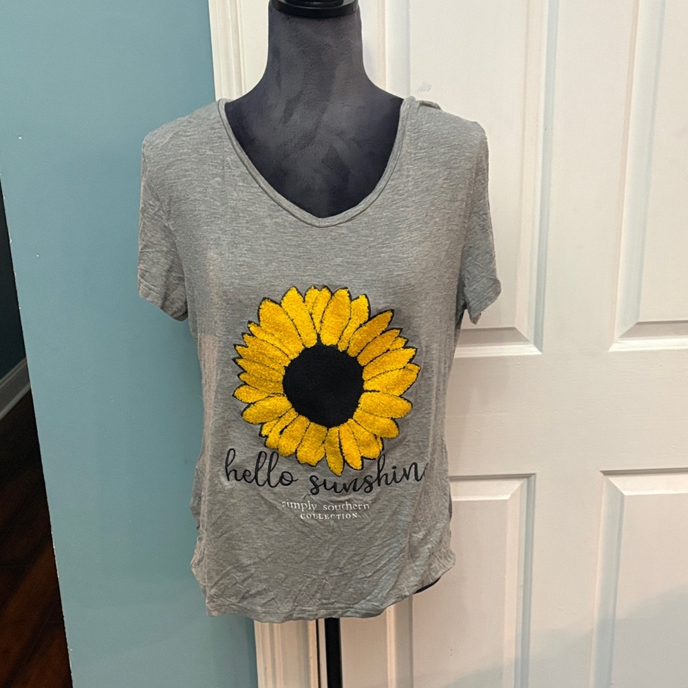 Simply Southern Gray V-Neck Sunflower Short Sleeve Tee